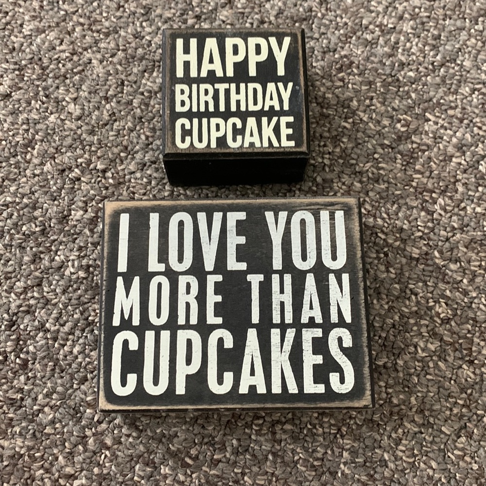 Wooden sign bundle